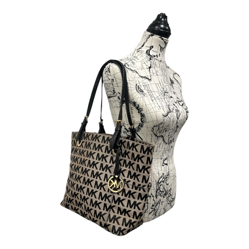 Michael Kors Three Compartments Beige Black Signature Jet Set Shoulder Tote Bag